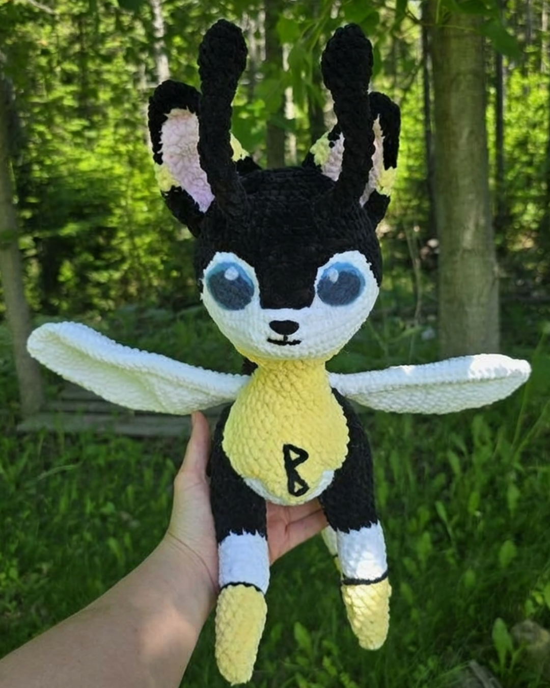 Beexi, the Guardian of the Fringes Crochet Pattern – Fantasy Fox Bee Amigurumi PDF