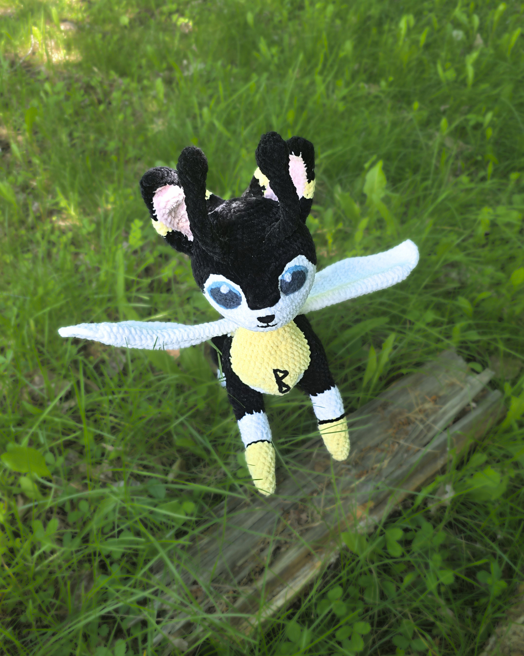 Beexi, the Guardian of the Fringes Crochet Pattern – Fantasy Fox Bee Amigurumi PDF